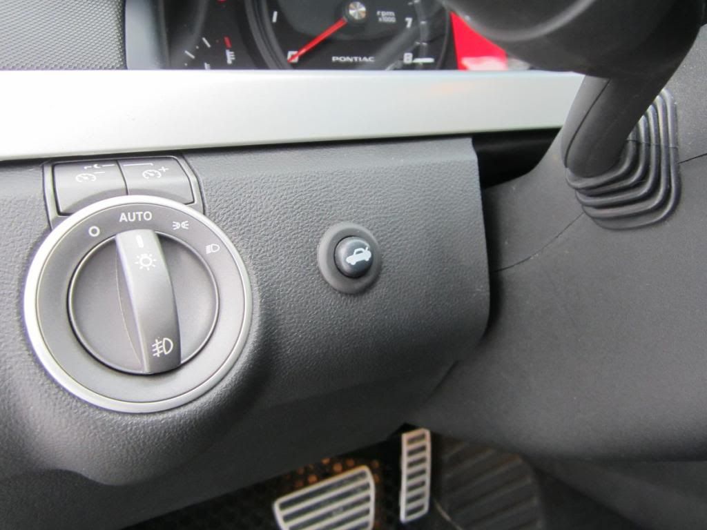 Found a OEM looking trunk release button! (pics) Pontiac G8 Forum