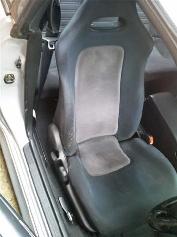 R32 Skyline Seats