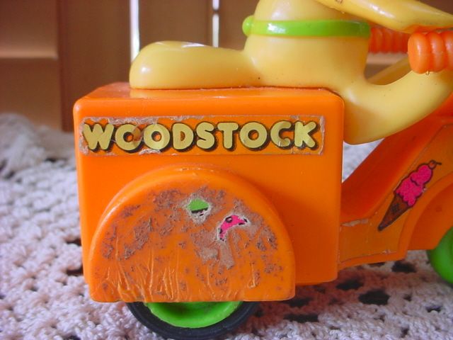 woodstock peanuts toy