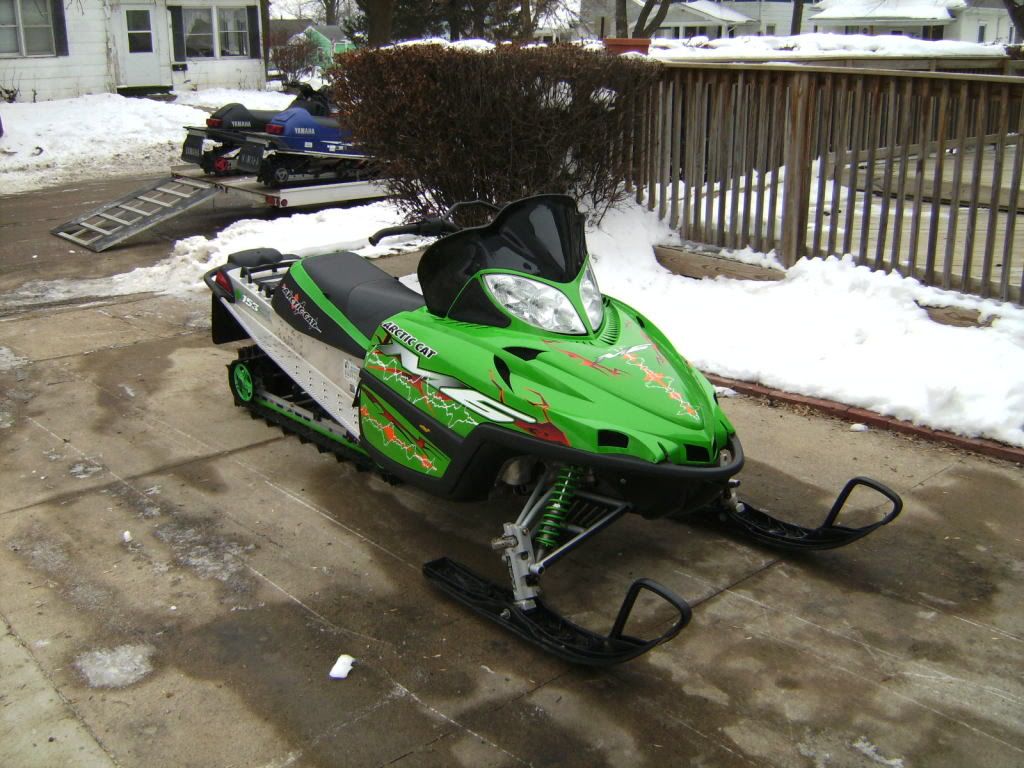 Snowmobiles09002.jpg